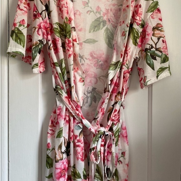 Show me your Mumu Brie Robe Garden of Blooms, Size 0/Small - Picture 4 of 8